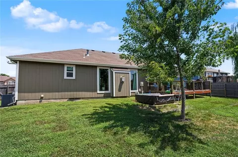 Exterior - 829 E 12th St, Eudora, KS 66025 photo 5 of 6