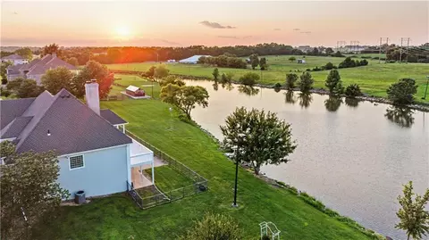 View/Area - 1328 E Walnut St, Raymore, MO 64083 photo 5 of 6