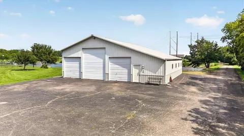 Exterior - 1328 E Walnut St, Raymore, MO 64083 photo 8 of 9