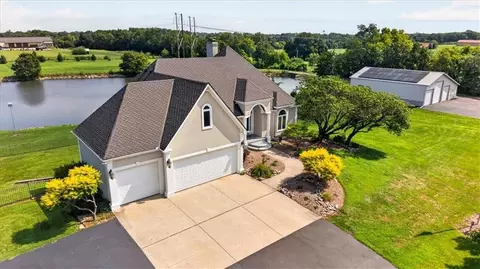 Exterior - 1328 E Walnut St, Raymore, MO 64083 photo 2 of 9