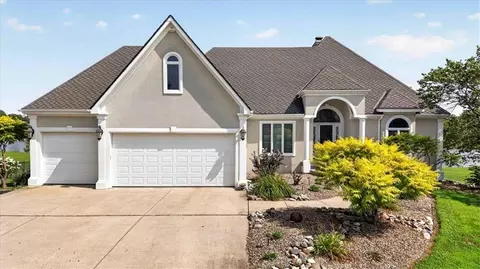 Exterior - 1328 E Walnut St, Raymore, MO 64083 photo 1 of 9