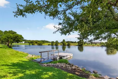 View/Area - 1328 E Walnut St, Raymore, MO 64083 photo 3 of 6