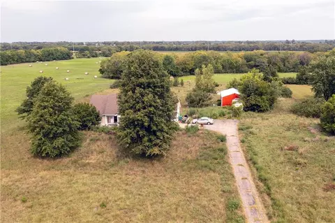 26900 W 223rd St, Spring Hill, KS 66083