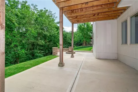 Exterior - 819 Old Paint Rd, Raymore, MO 64083 photo 5 of 7