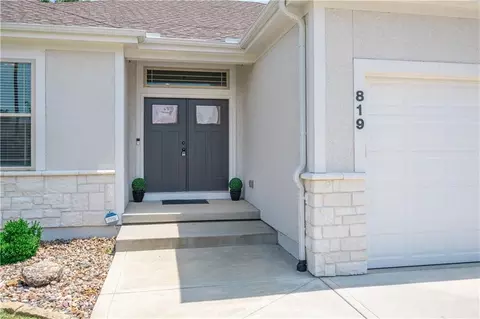 Entry Way - 819 Old Paint Rd, Raymore, MO 64083 photo 1 of 4