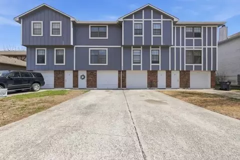 2000 SW 9th St, Blue Springs, MO 64015