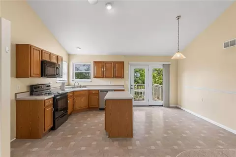 Kitchen - 413 Elm St, Polo, MO 64671 photo 2 of 4