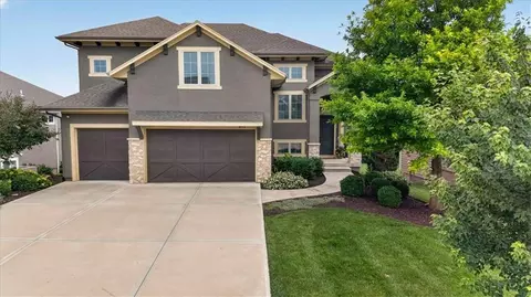 9117 W 178th St, Overland Park, KS 66013