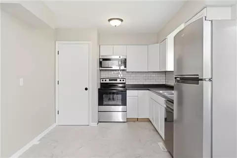 Kitchen - 16104 E 32nd St, Independence, MO 64055 photo 3 of 3