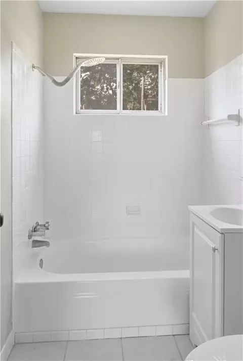 Bath - 16104 E 32nd St, Independence, MO 64055 photo 2 of 2