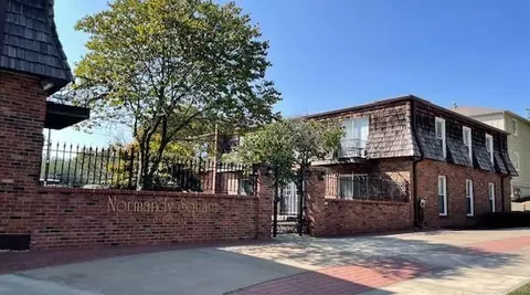 4426 Jarboe St #1, Kansas City, MO 64111