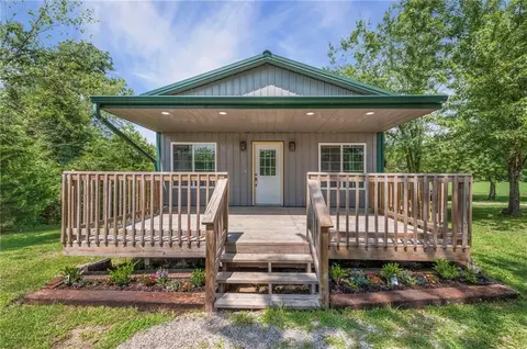 14820 Crystal Dr, Excelsior Springs, MO 64024