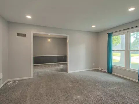 Living - 406 Meadow Ln, Raymore, MO 64083 photo 1 of 5