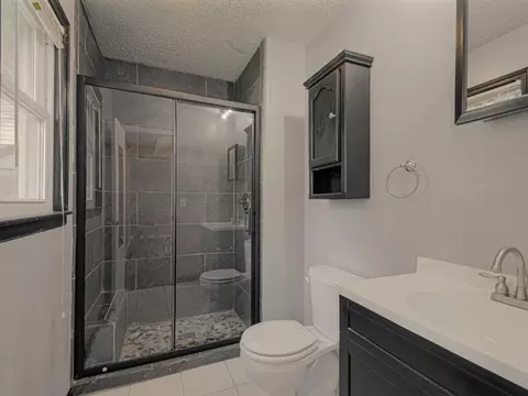 Bath - 406 Meadow Ln, Raymore, MO 64083 photo 1 of 3