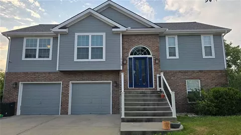 1019 NW 91st Ter, Kansas City, MO 64155