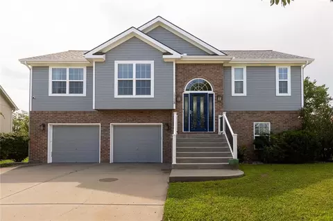 1019 NW 91st Ter, Kansas City, MO 64155