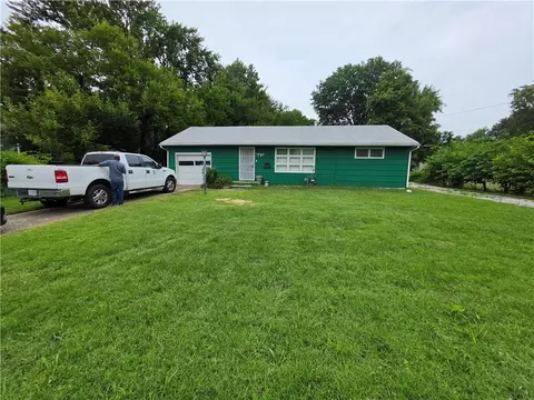 8504 E 87th St, Kansas City, MO 64138