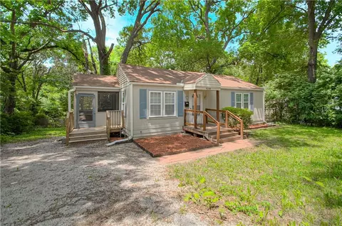 9248 Mcgee St, Kansas City, MO 64114