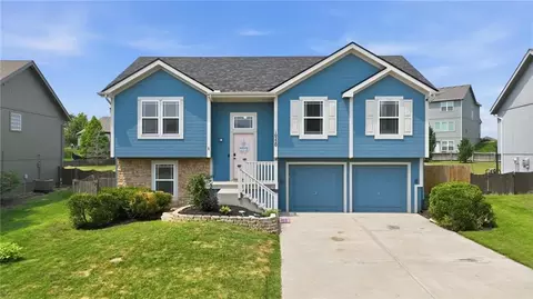 10220 N Lewis Ave, Kansas City, MO 64157