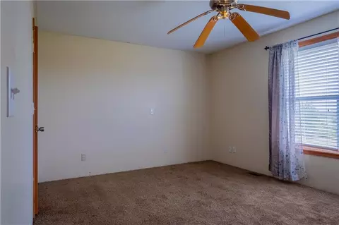 Bedroom - 1460 E 250 Rd, Lecompton, KS 66050 photo 3 of 4