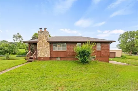 13578 184th St, Linwood, KS 66052