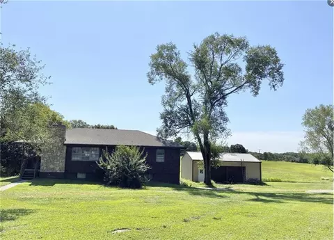 13578 184th St, Linwood, KS 66052