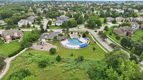 View/Area - 324 NW Thoreau Cir, Lees Summit, MO 64081 photo 8 of 10