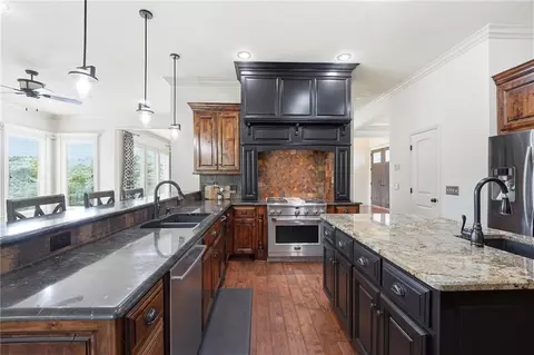 Kitchen - 324 NW Thoreau Cir, Lees Summit, MO 64081 photo 4 of 8