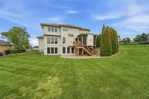Exterior - 324 NW Thoreau Cir, Lees Summit, MO 64081 photo 9 of 13