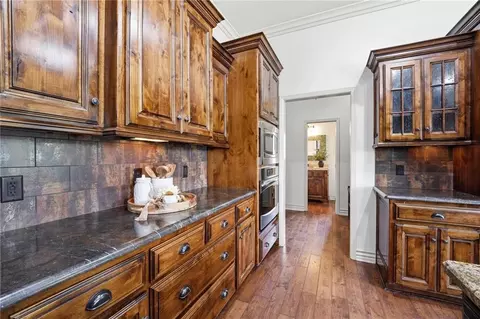 Kitchen - 324 NW Thoreau Cir, Lees Summit, MO 64081 photo 7 of 8