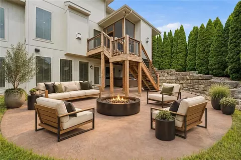 Exterior - 324 NW Thoreau Cir, Lees Summit, MO 64081 photo 8 of 11
