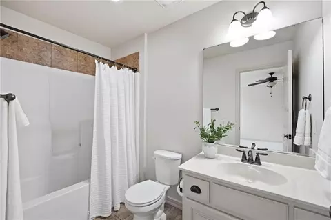 Bath - 324 NW Thoreau Cir, Lees Summit, MO 64081 photo 5 of 7
