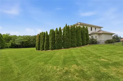 Exterior - 324 NW Thoreau Cir, Lees Summit, MO 64081 photo 11 of 13