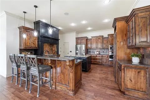 Kitchen - 324 NW Thoreau Cir, Lees Summit, MO 64081 photo 2 of 8