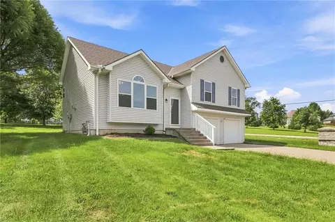 15575 NW 126th St, Platte City, MO 64079