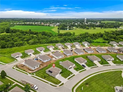 View/Area - 2104 Crestview Pl, Raymore, MO 64083 photo 5 of 8