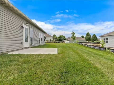 Exterior - 2104 Crestview Pl, Raymore, MO 64083 photo 4 of 4