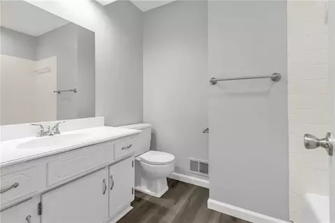 Bath - 611 SW Murray Rd, Lees Summit, MO 64081 photo 1 of 2