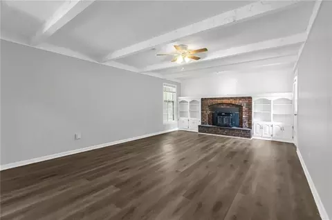 Living - 611 SW Murray Rd, Lees Summit, MO 64081 photo 2 of 5