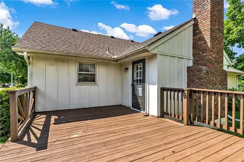 Exterior - 611 SW Murray Rd, Lees Summit, MO 64081 photo 3 of 4