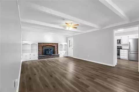 Living - 611 SW Murray Rd, Lees Summit, MO 64081 photo 4 of 5