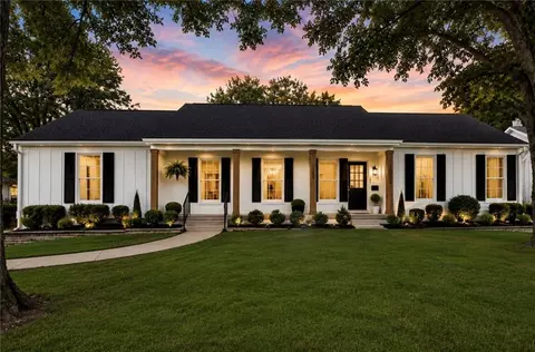 9516 Buena Vista St, Overland Park, KS 66207