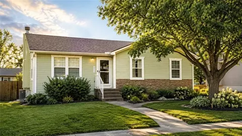 20209 E 17th Street Ct, Independence, MO 64056