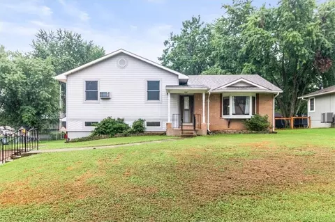 Exterior - 703 E Maple St, Archie, MO 64725 photo 2 of 3
