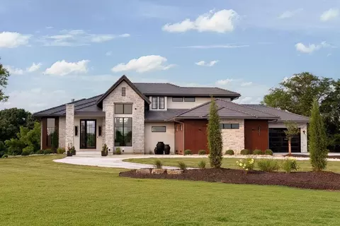 12505 NW Copper Hill Ct, Parkville, MO 64152