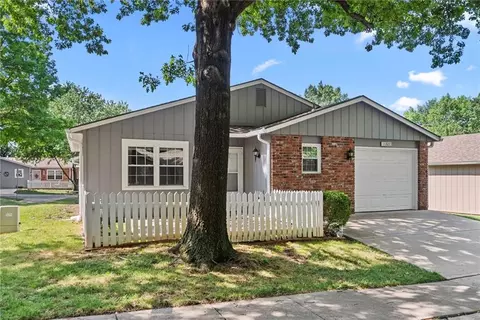 11327 W 77th Ter, Shawnee, KS 66214
