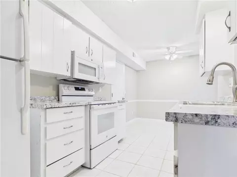 8839 Carriage Dr, Lenexa, KS 66215