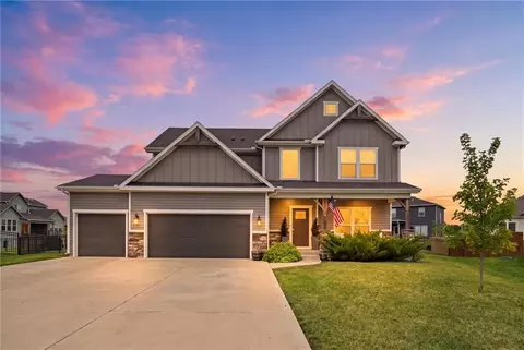 31700 W 164th Ct, Gardner, KS 66030