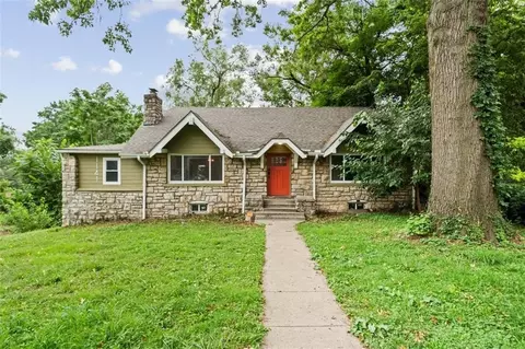 75 Th Ter, Kansas City, MO 64131