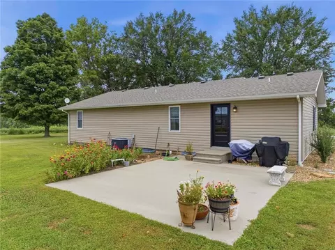 Exterior - 409 SW 1200 Rd, Chilhowee, MO 64733 photo 6 of 10